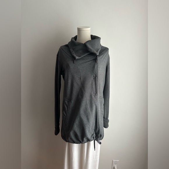 Lululemon Gratitude Wrap Grey Size 8 - Picture 7 of 14